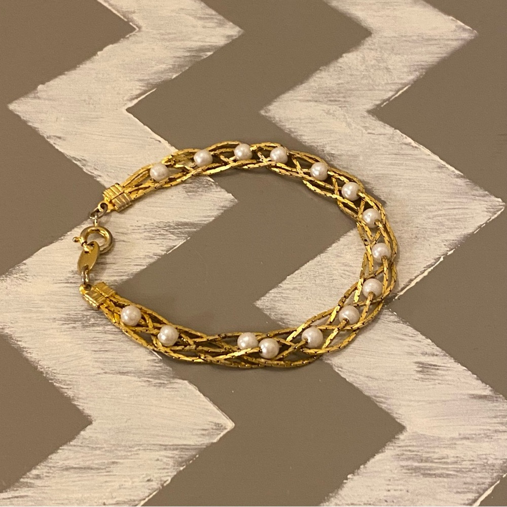Vintage Pearl & Gold-Tone Lattice Bracelet – Avon SP & Screw Back Pearl Earrings - Picture 13 of 15